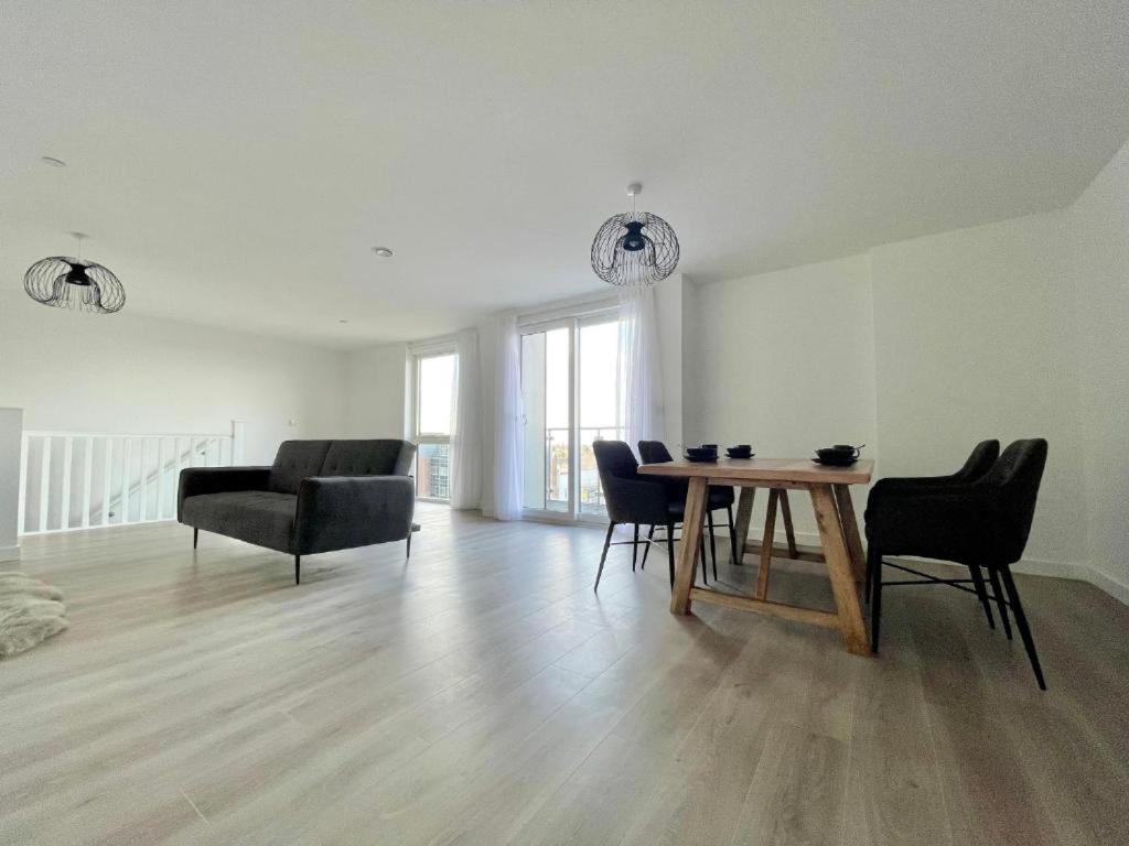פטרבורו Bayard Plaza Penthouse Apartments מראה חיצוני תמונה